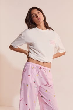 Pantalon &agrave; carreaux avec motifs fruits;${refinementColor}