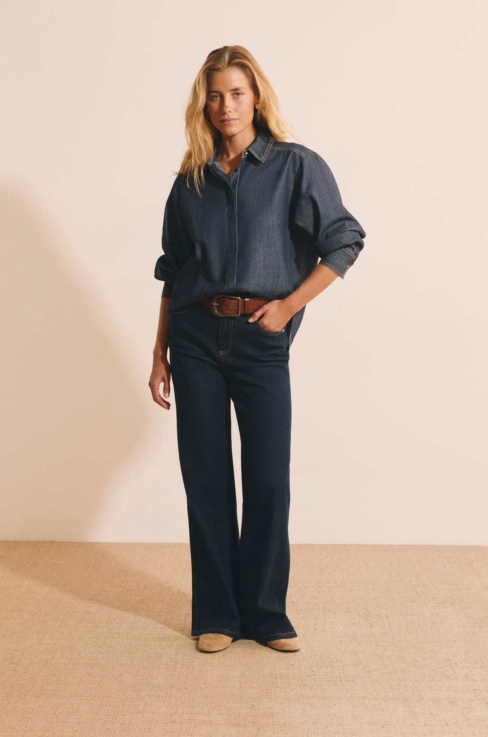 Chemise &agrave; manches longues en jean;${refinementColor}