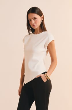 T-shirt avec liens nou&eacute;s sur le c&ocirc;t&eacute;;${refinementColor}