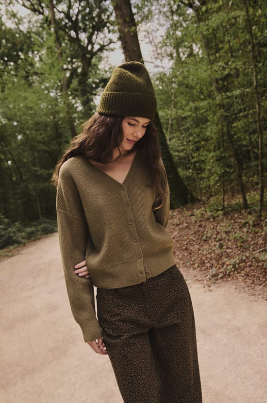 Cardigan col V;${refinementColor}