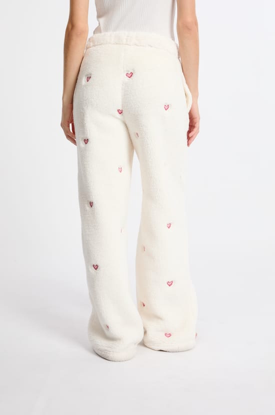 Pantalon de pyjama à motifs coeurs effet polaire;${refinementColor}