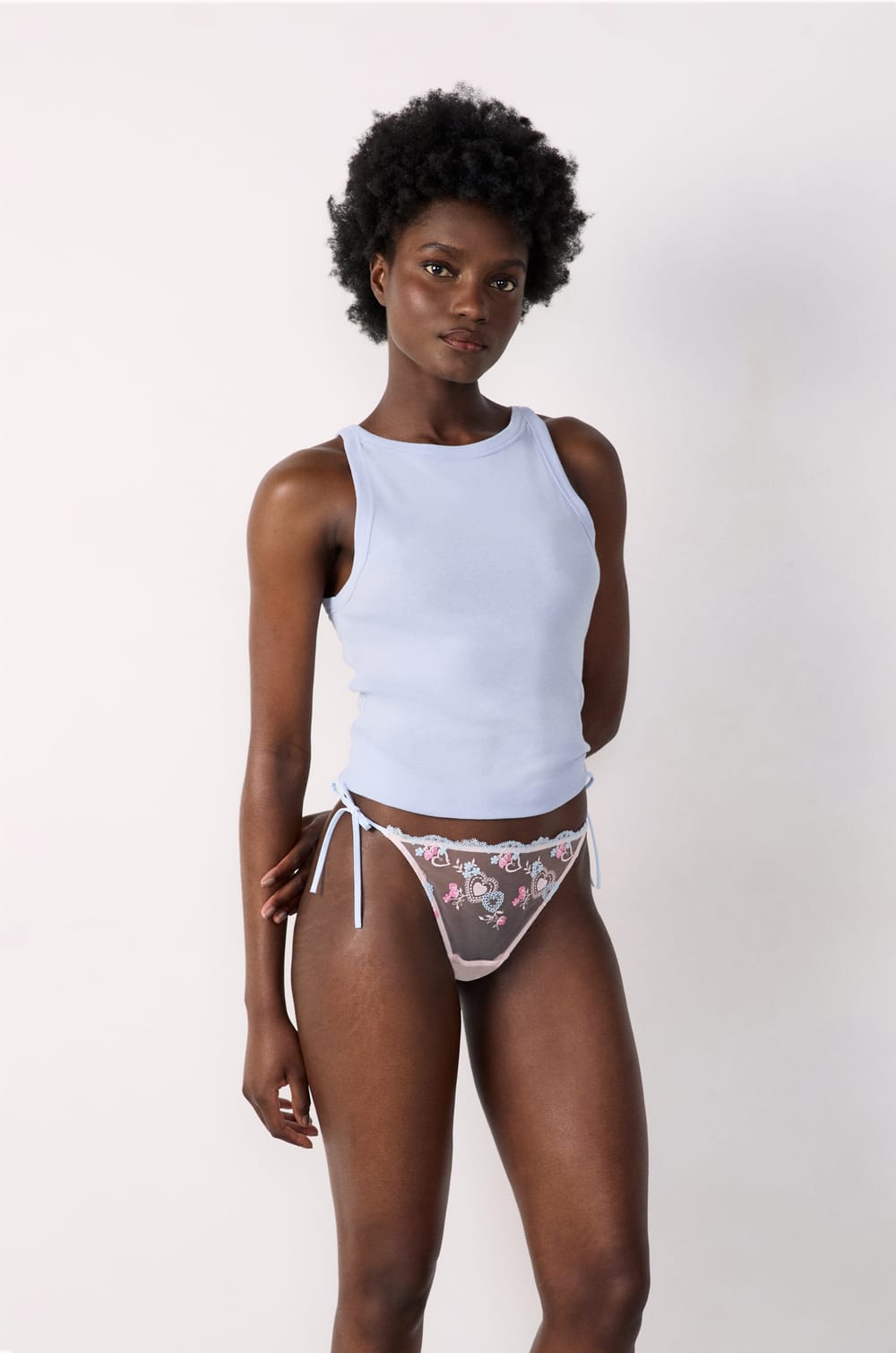 String brodé;${refinementColor}