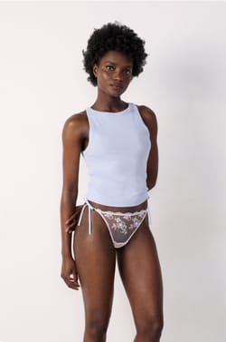 String brodé;${refinementColor}