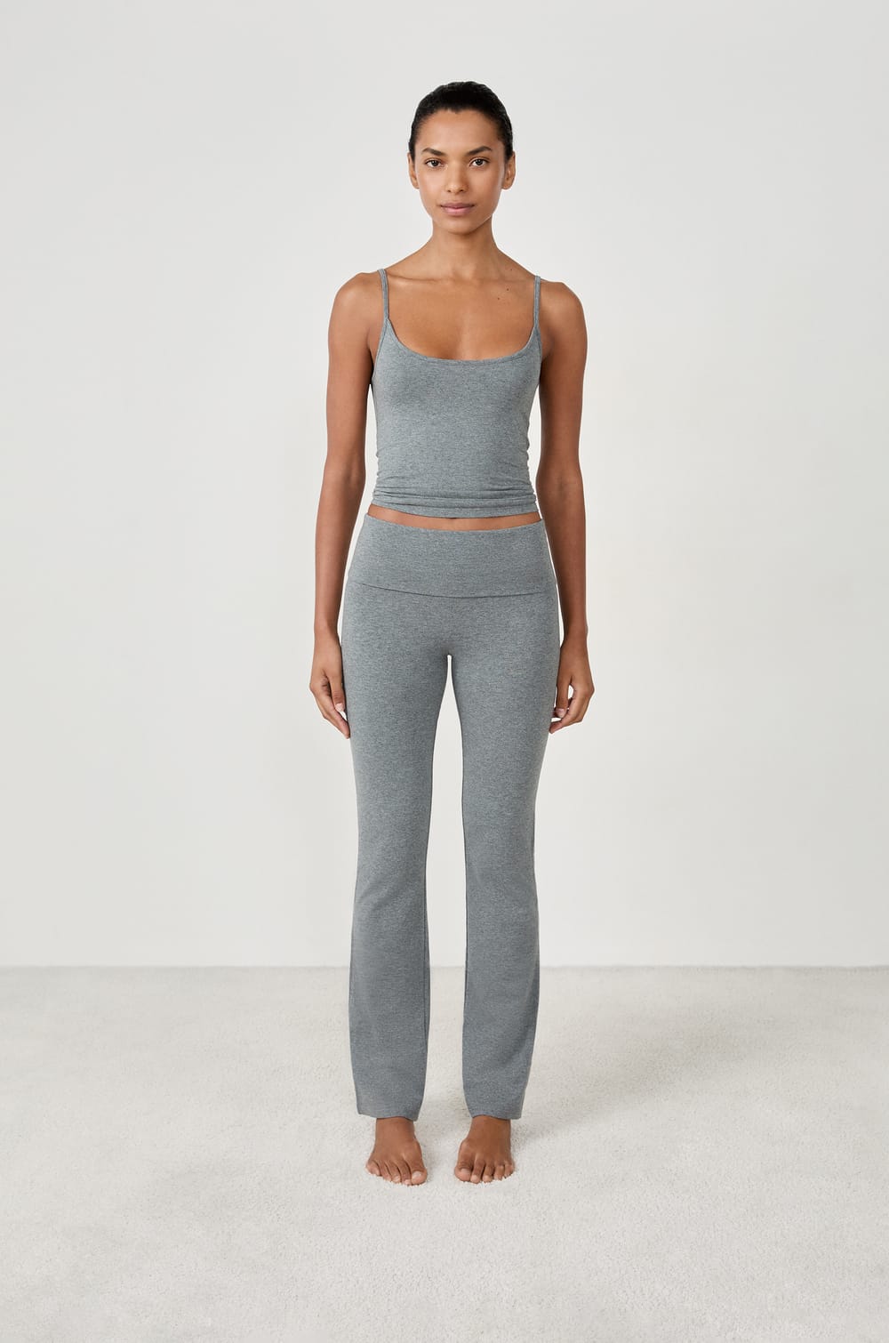 Uitlopende pyjamabroek;${refinementColor}