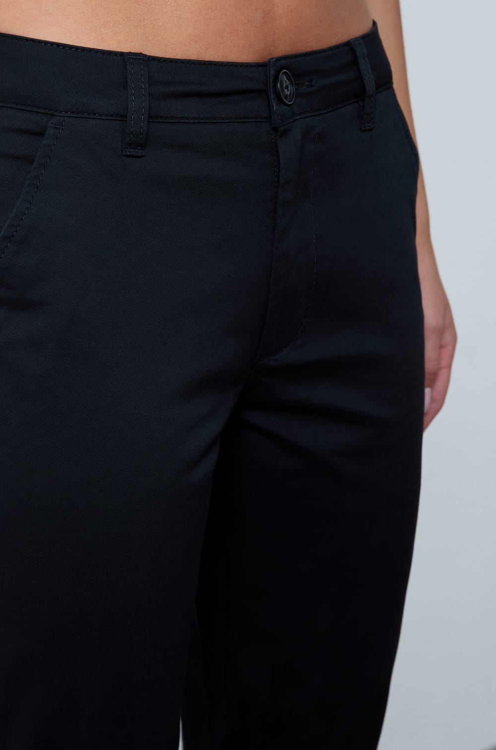 Pantalon coupe carotte;${refinementColor}