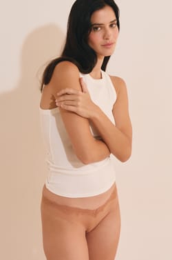 Culotte avec d&eacute;tail dentelle;${refinementColor}