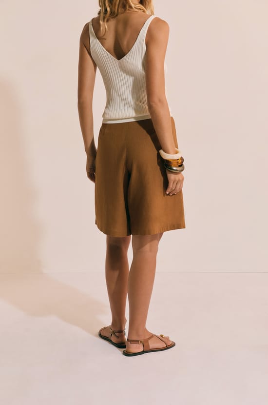 Bermuda pliss&eacute; avec lin;${refinementColor}