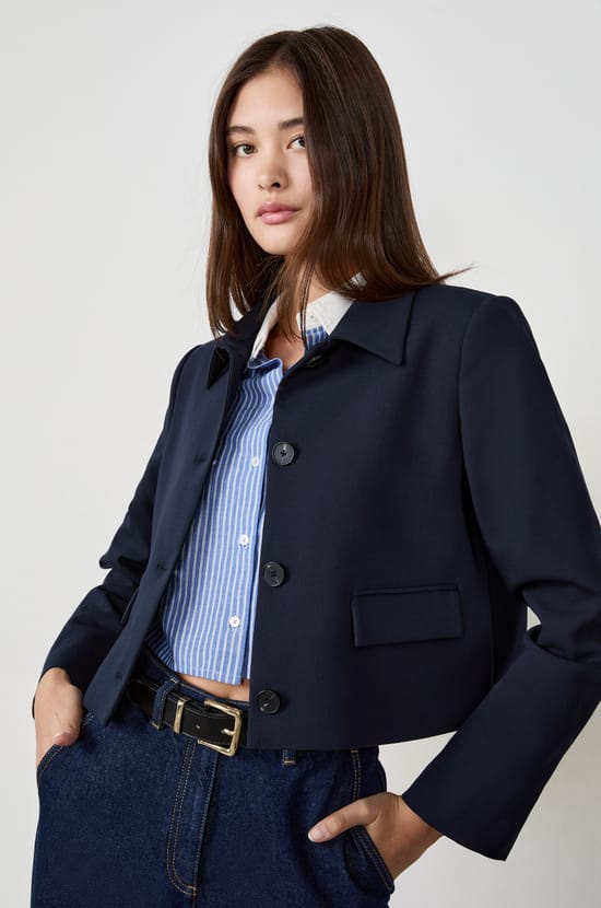 Veste de tailleur courte;${refinementColor}