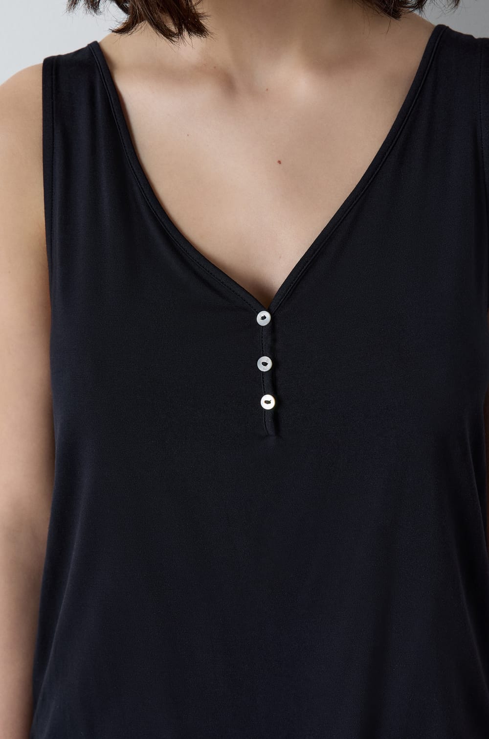  Camiseta de tirantes lisa;${refinementColor}