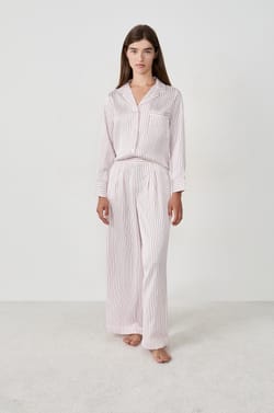 Pantalon de pyjama en satin à rayures;${refinementColor}