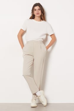 Trousers with a cigarette cut;${refinementColor}
