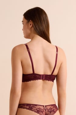 Soutien-gorge coques fines avec broderie;${refinementColor}