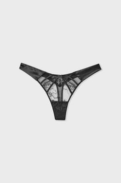 String en dentelle et satin;${refinementColor}
