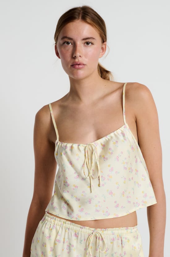Floral print pyjama top;${refinementColor}