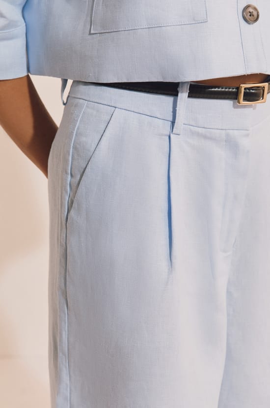 Bermuda en lin;${refinementColor}