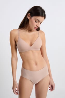 Lightly Lined Wireless Bra in Microfibre;${refinementColor}