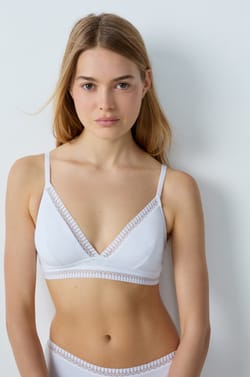Triangle sans armatures, pads amovibles en coton biologique;${refinementColor}