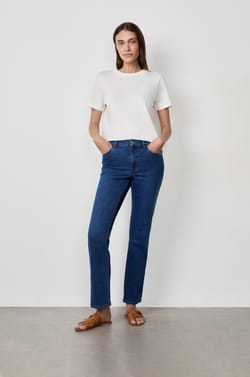 Jeans Gerader Schnitt;${refinementColor}