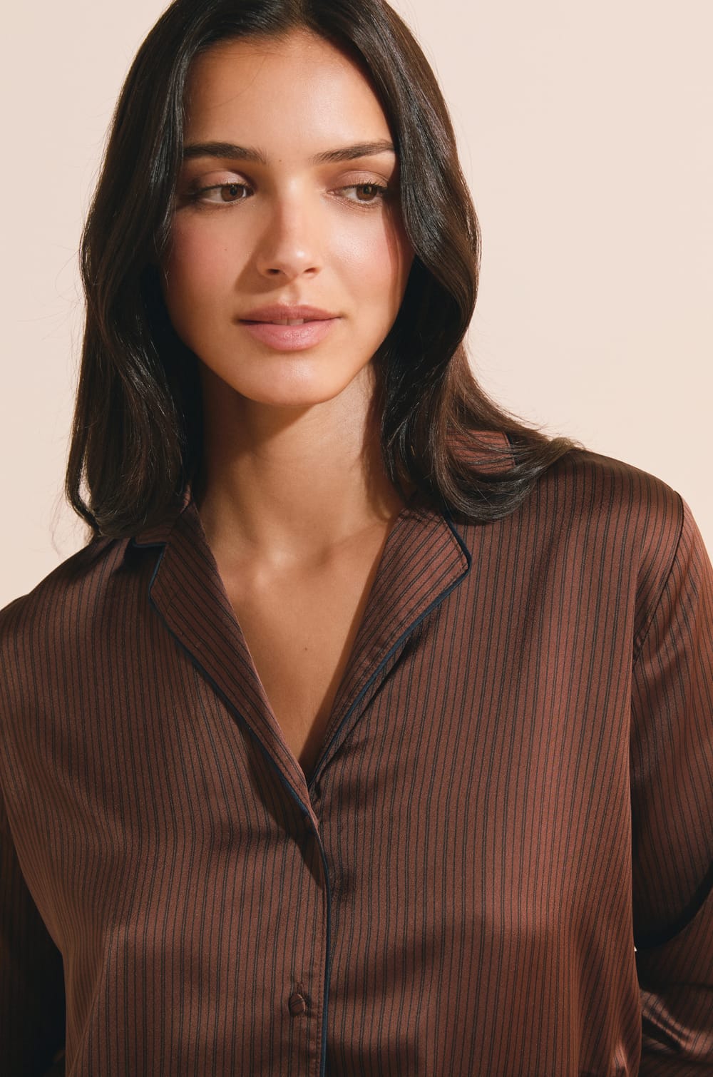 Chemise de pyjama satin&eacute;e &agrave; motifs;${refinementColor}