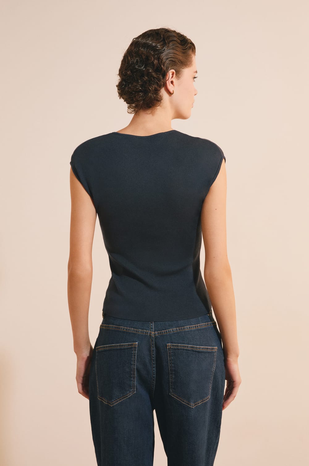 Top &agrave; col V avec coton;${refinementColor}