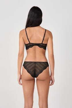Wireless Triangle Bra;${refinementColor}