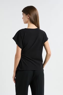 T-shirt drap&eacute; avec noeud;${refinementColor}