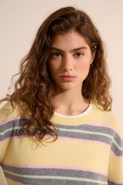Pull col rond ray&eacute; 100% cachemire;${refinementColor}