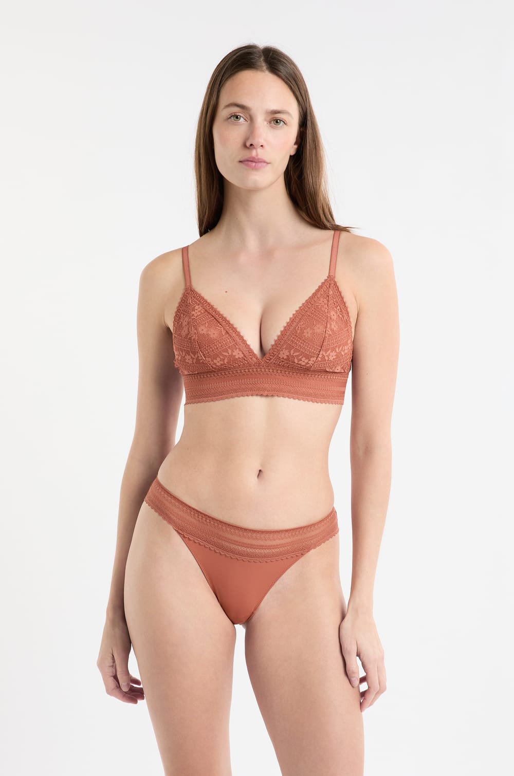 Bra N.8 - The Wireless Triangle Lace Bra;${refinementColor}