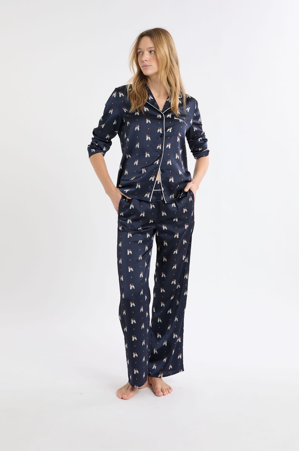 Pantalon de pyjama en satin à motifs chiens;${refinementColor}