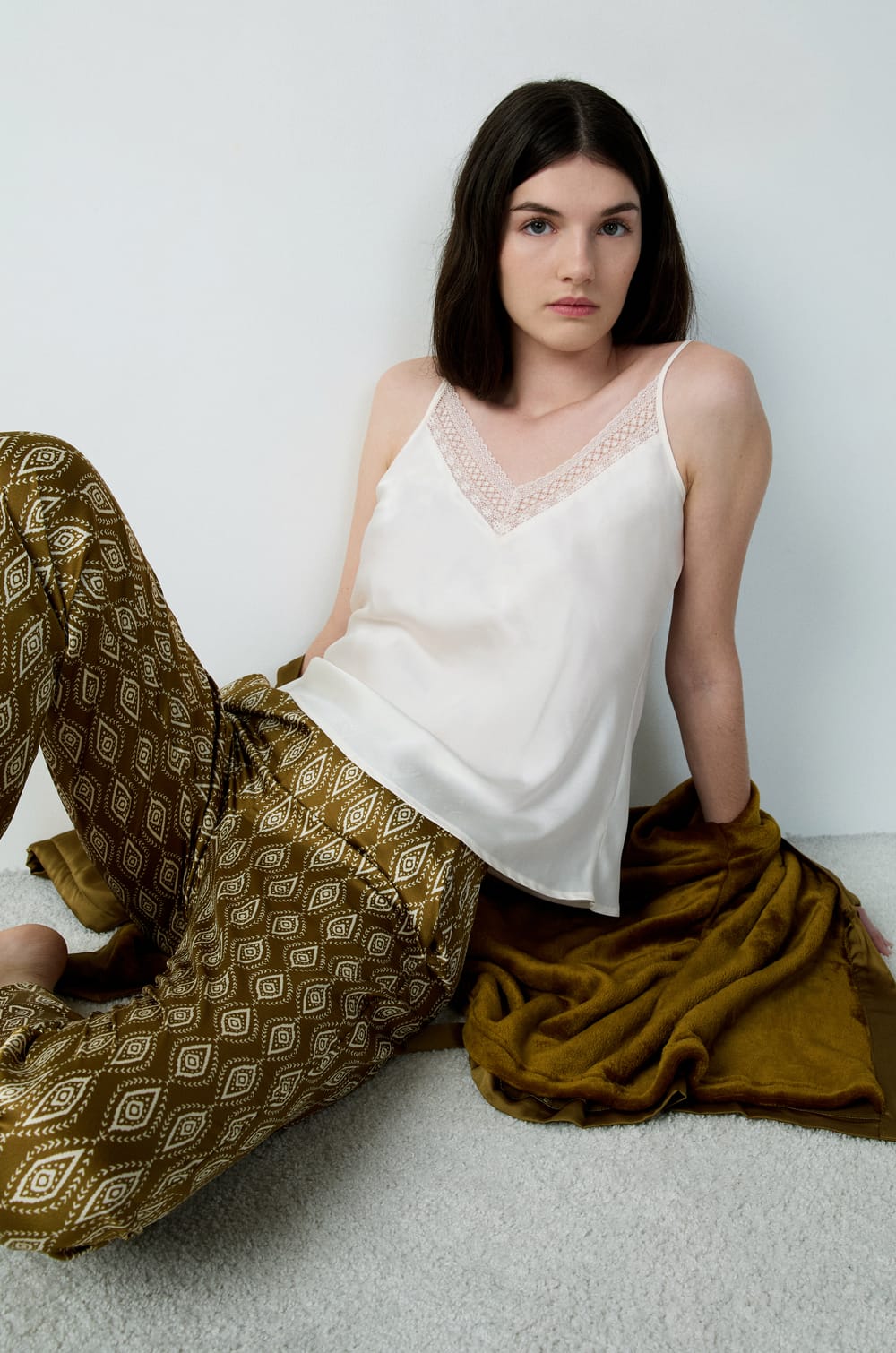 3-teiliges Pyjama-Set mit Samt-Jacke;${refinementColor}