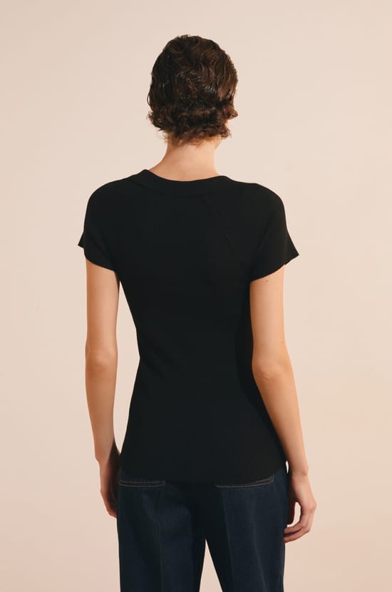 Pull manches courtes &agrave; col V;${refinementColor}