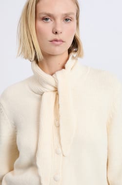 Gilet à nouer ;${refinementColor}