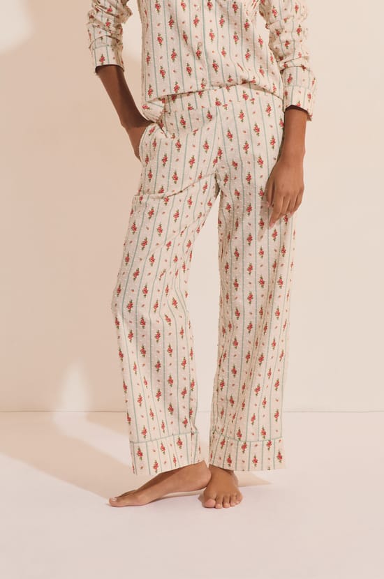 Pantalon de pyjama &agrave; motifs fleuris en coton;${refinementColor}