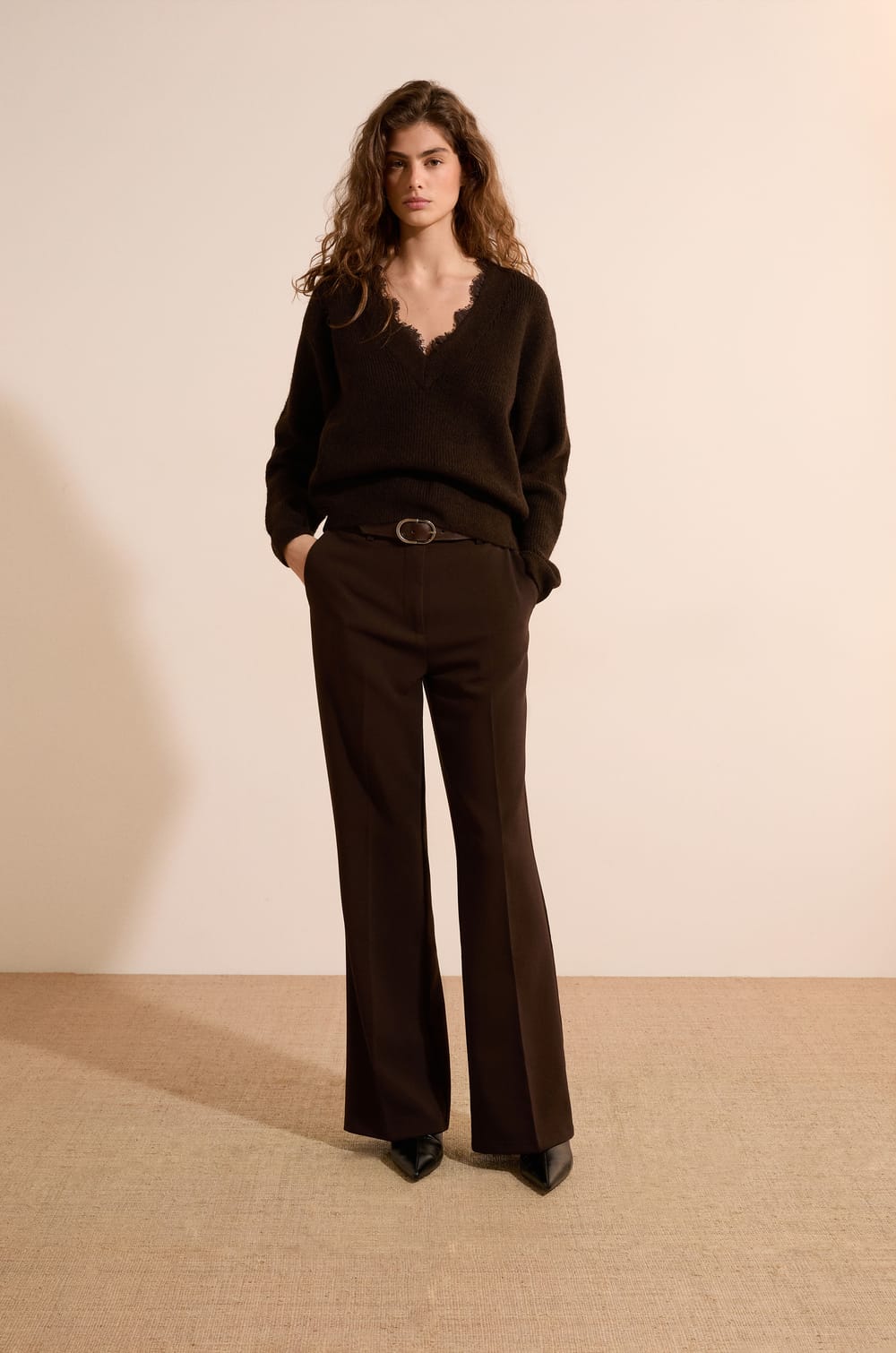 Pull avec d&eacute;tails dentelle;${refinementColor}
