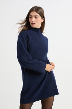 Robe courte en cachemire;${refinementColor}