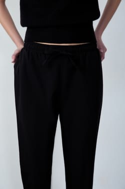 Pantalón corte cigarrillo con lazo;${refinementColor}
