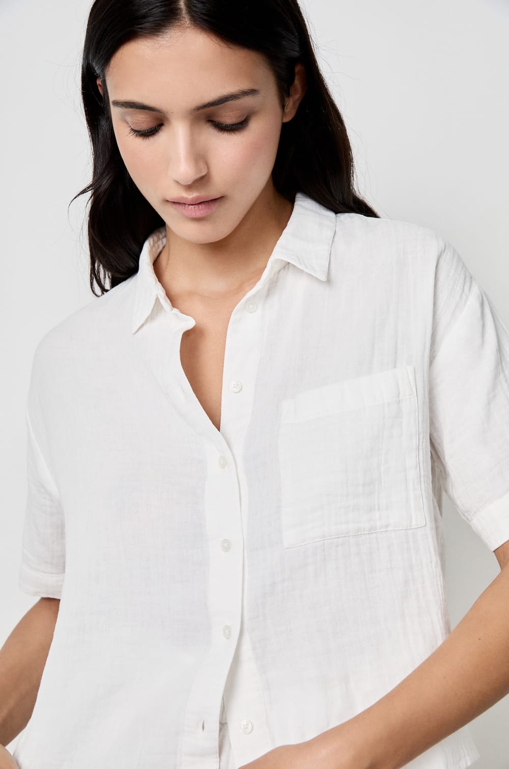 Textured short-sleeved shirt;${refinementColor}