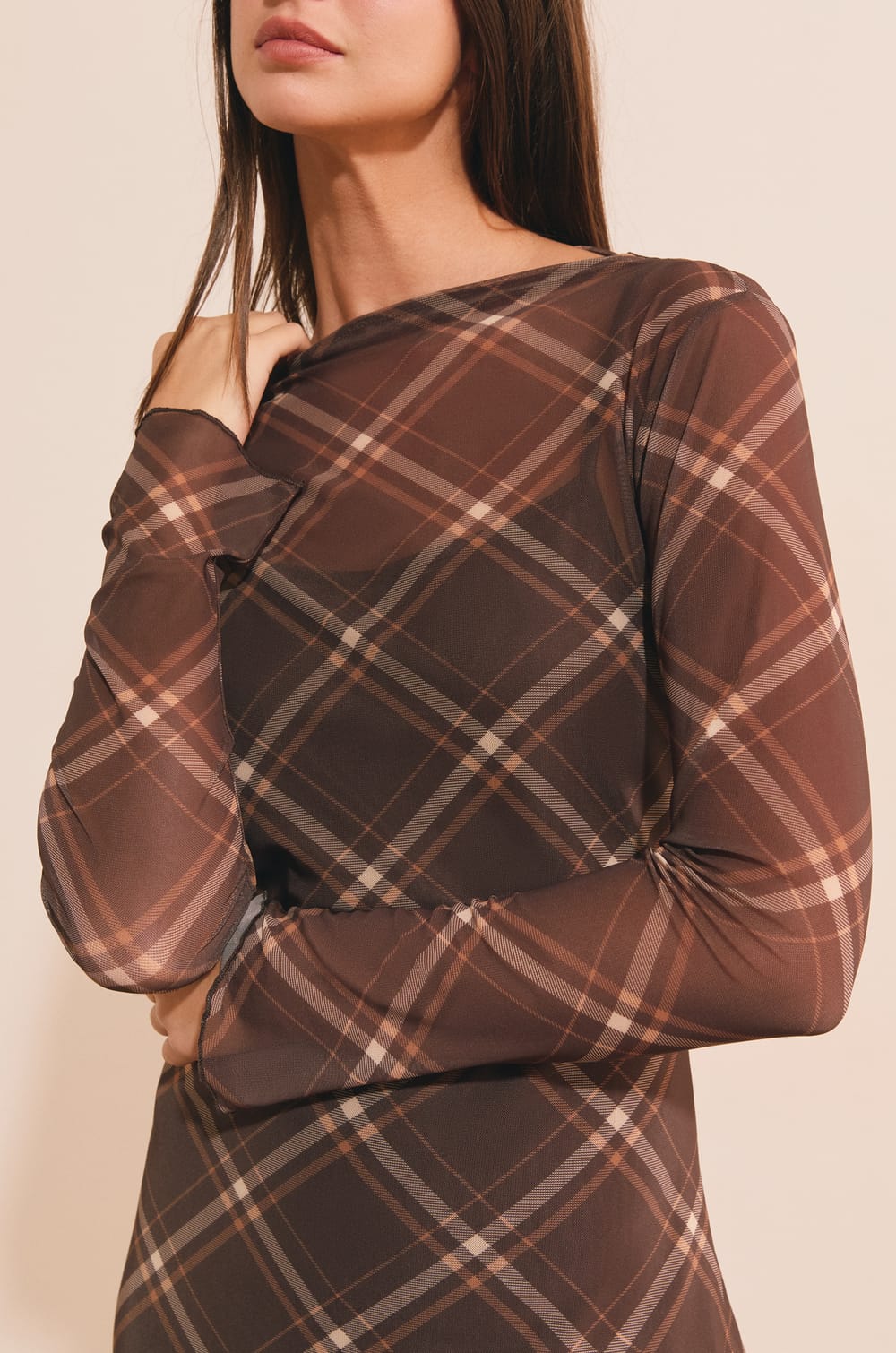 Robe longue &agrave; carreaux;${refinementColor}