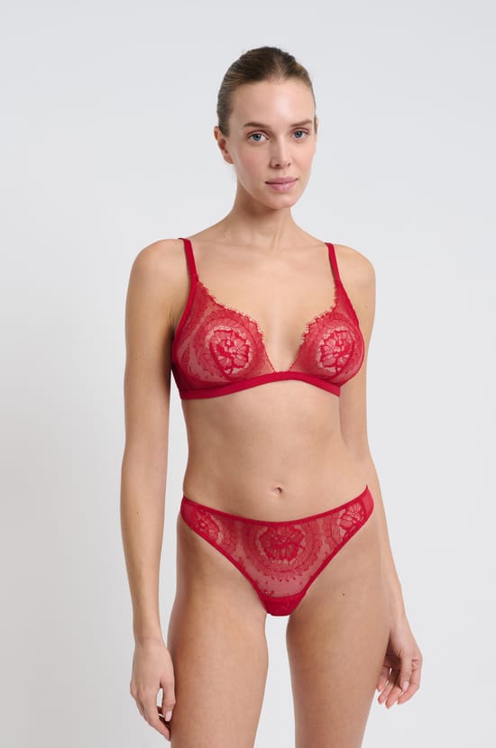 Tanga en dentelle;${refinementColor}