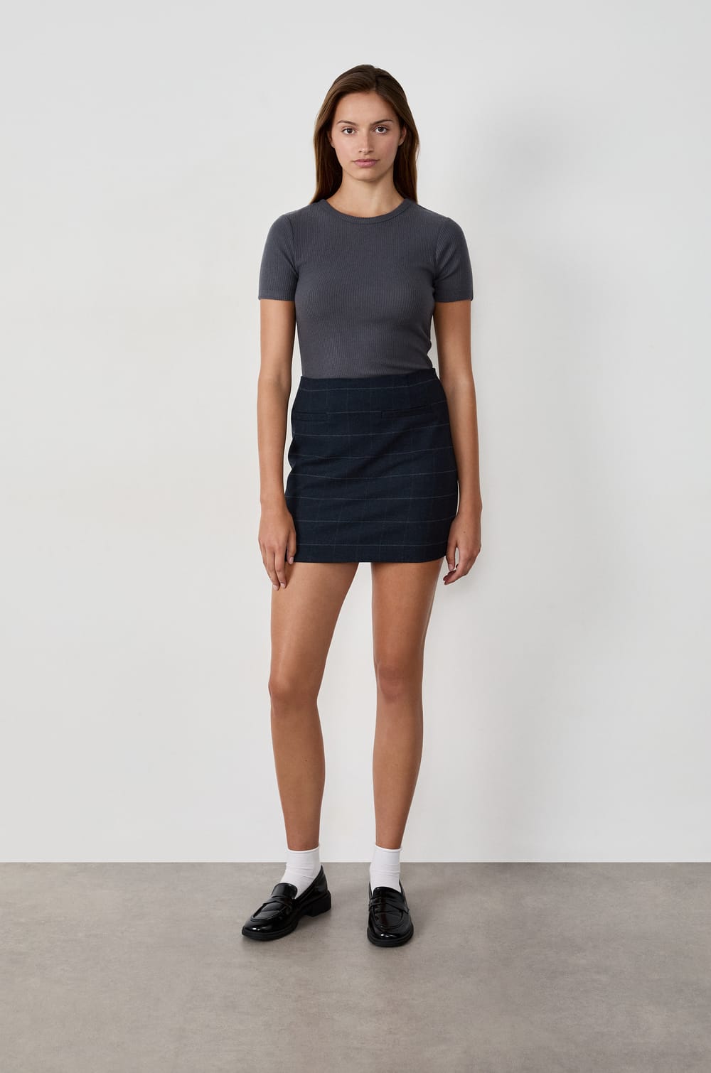 Short-sleeved round neck T-shirt;${refinementColor}