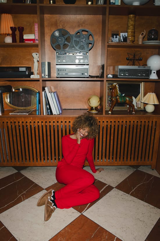 Look @hannalhoumeau;${refinementColor}