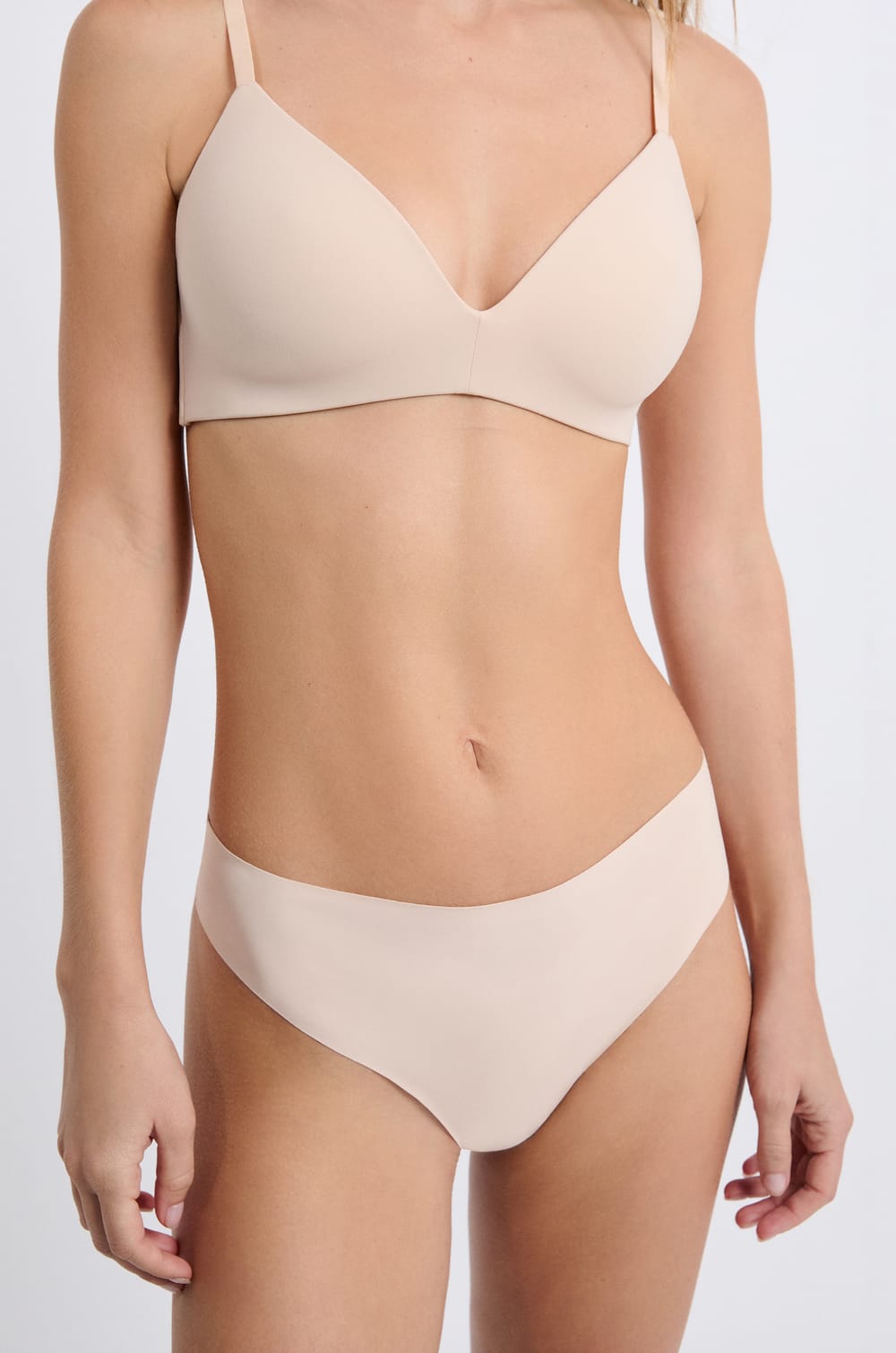 Microfibre Thong;${refinementColor}
