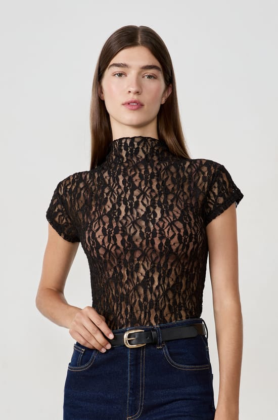 T-shirt en dentelle transparent;${refinementColor}