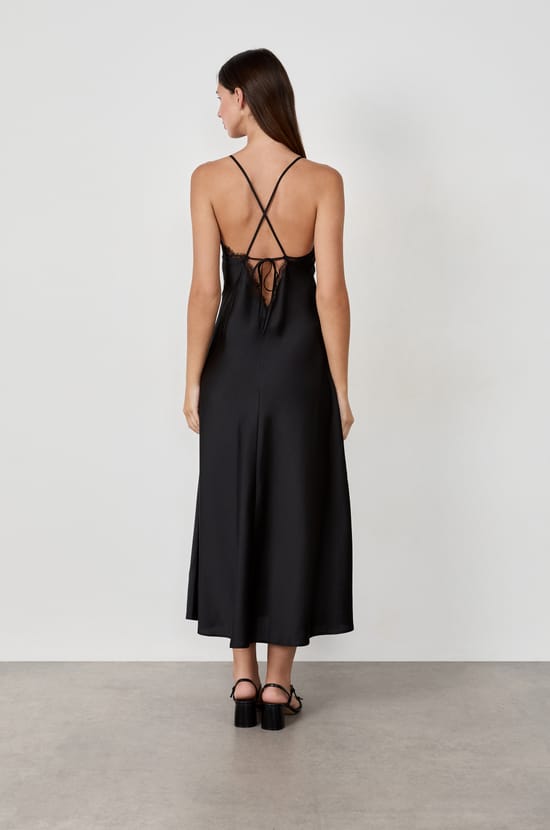 Robe longue col en dentelle;${refinementColor}