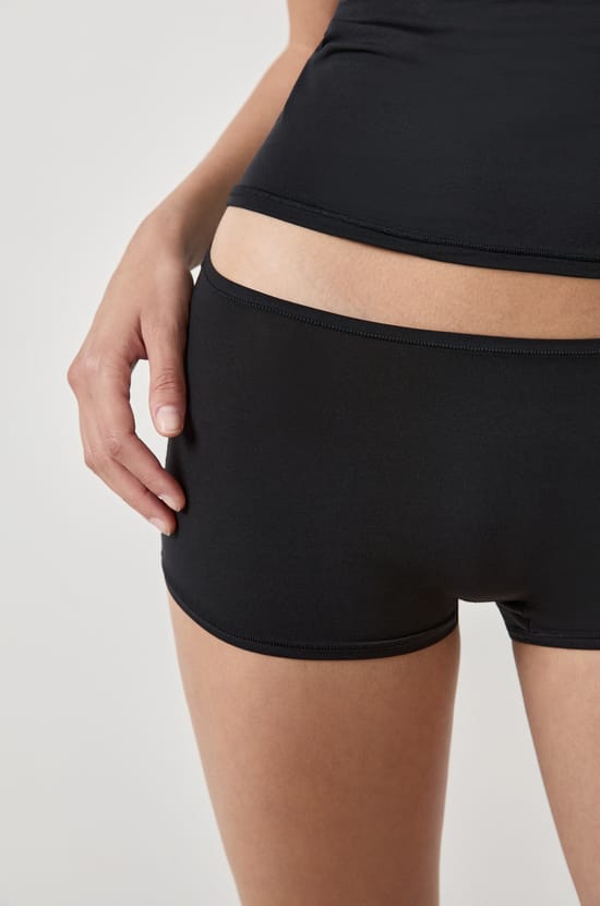 Shorty en microfibre;${refinementColor}