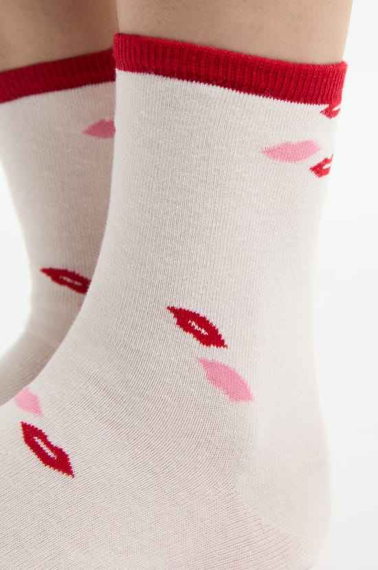 Socks with Cotton;${refinementColor}