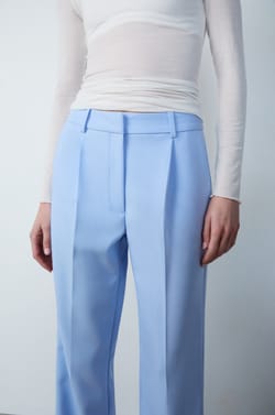 Pantalon large;${refinementColor}