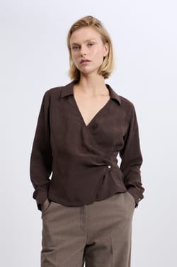 Chemise cache-cœur;${refinementColor}