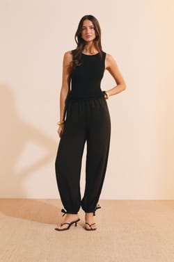 Pull sans manches avec dos nu;${refinementColor}