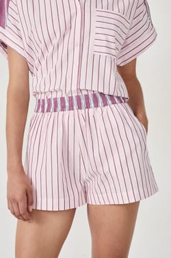 Pantal&oacute;n cortos de pijama a rayas;${refinementColor}